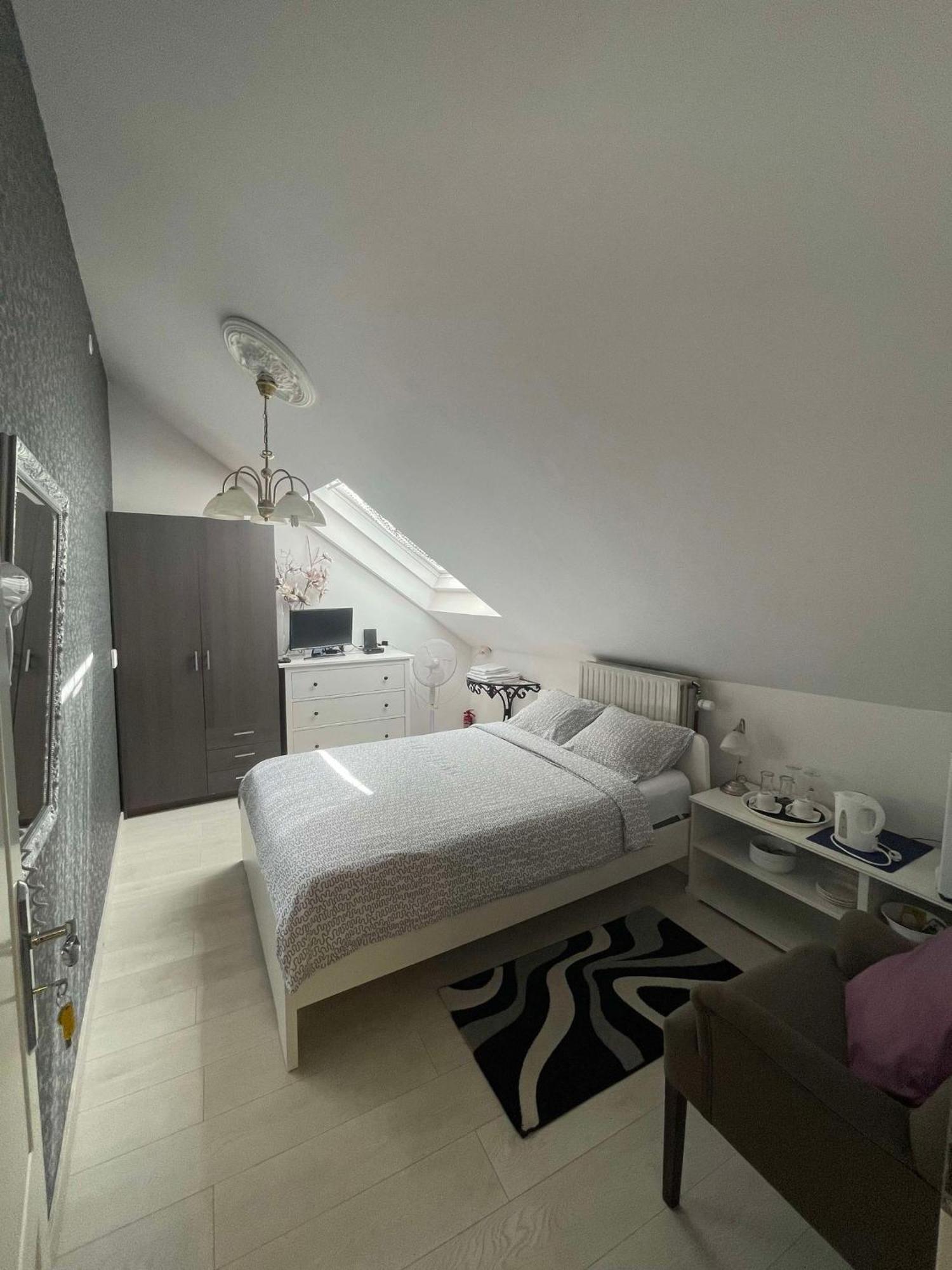 Samos Babbis Bed & Breakfast Heerlen Exterior photo